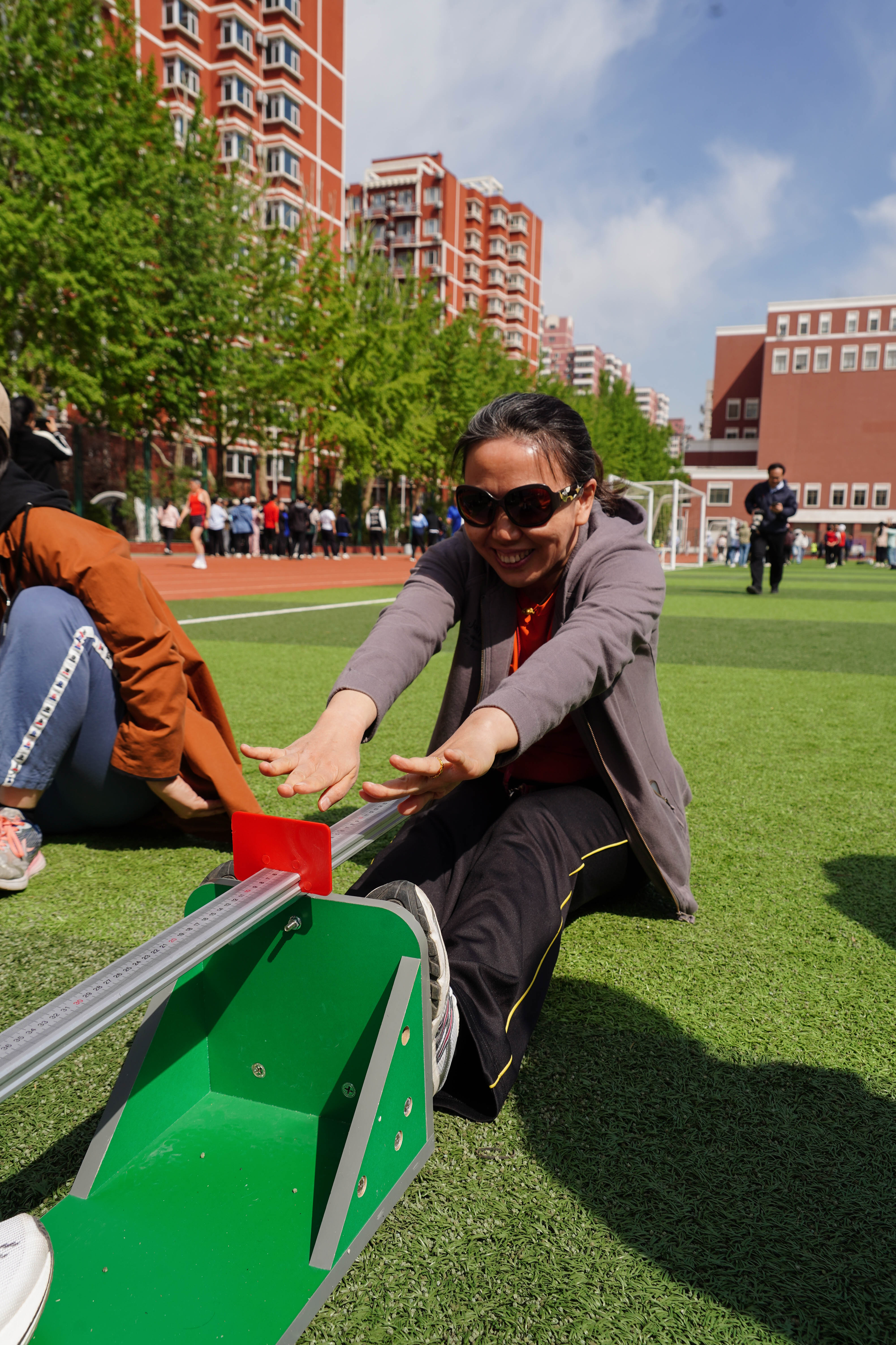 物理与天文学院-5.jpg