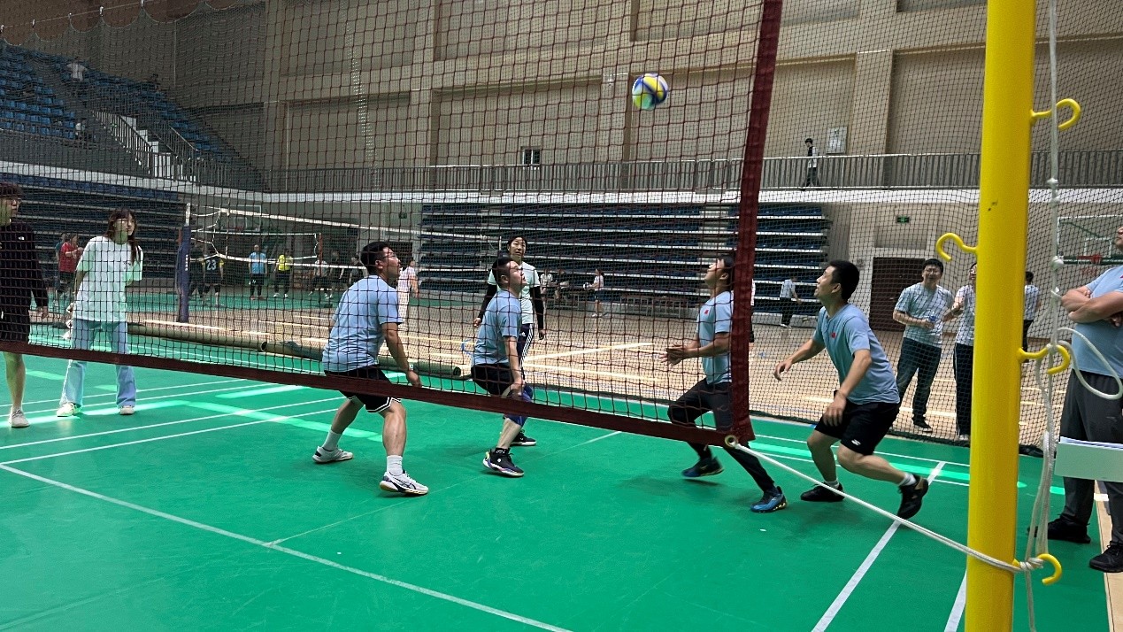 20250611实验小学“虽未摘金，未来可期” (3).jpg