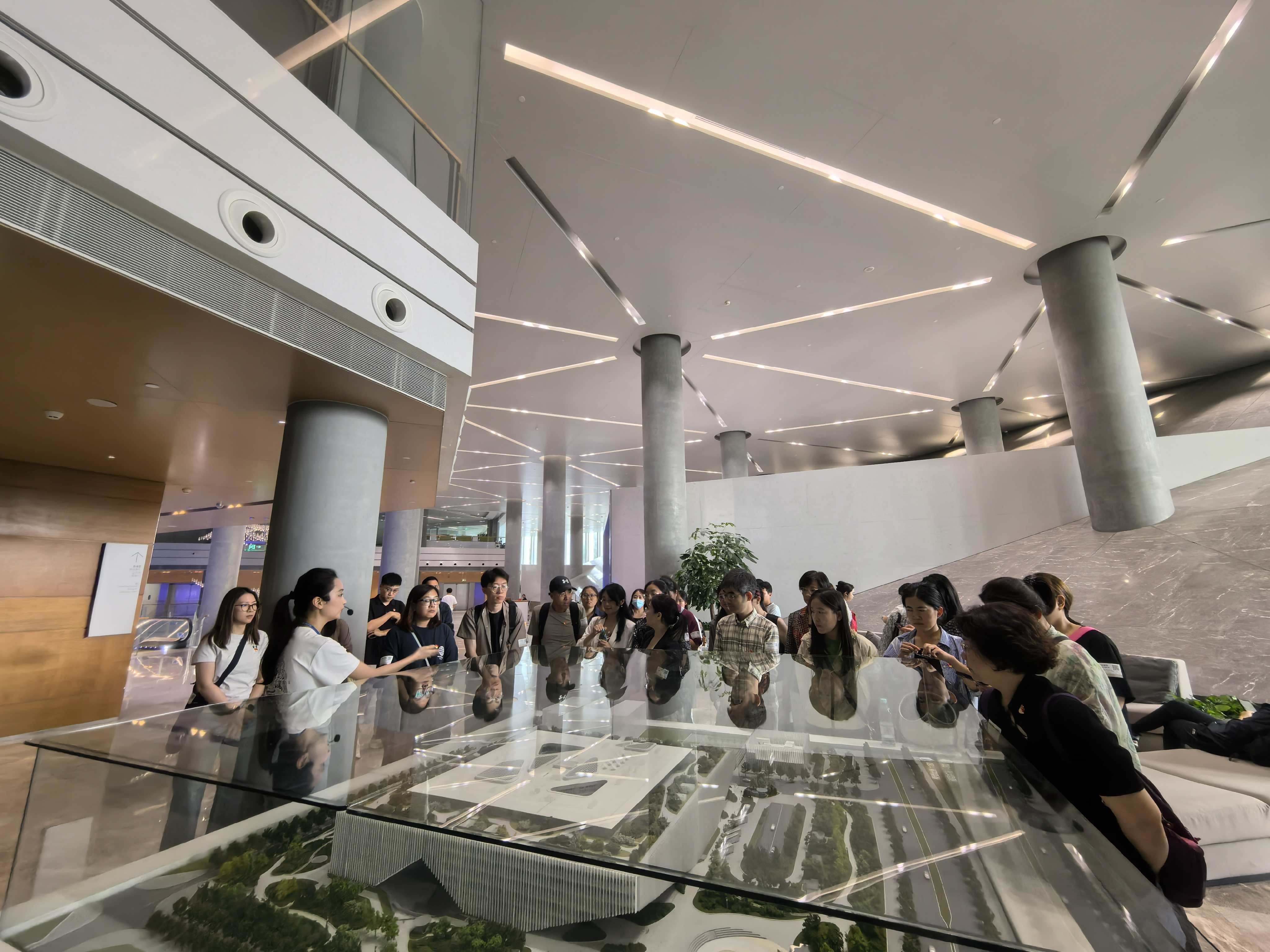 参观学习.jpg
